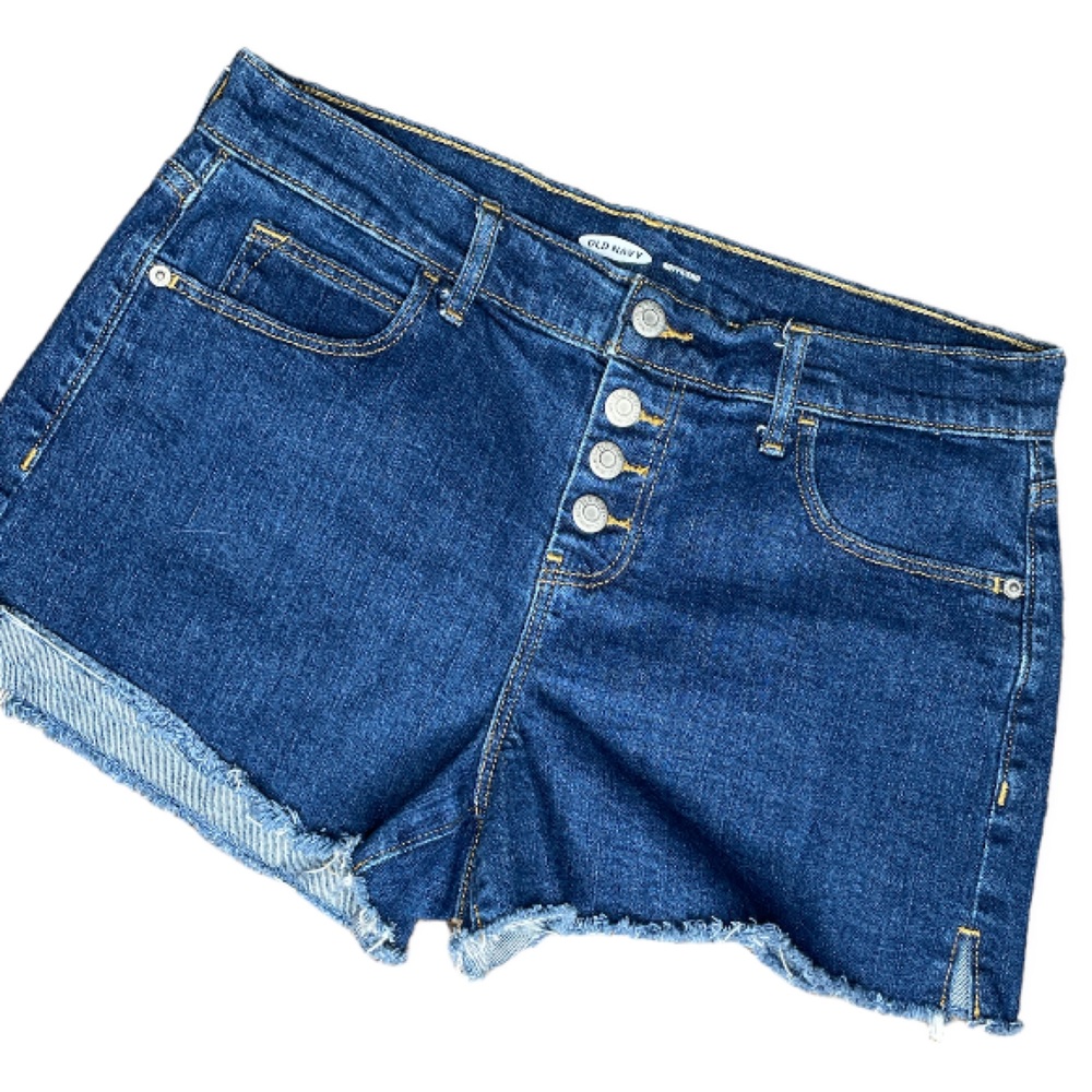 Old Navy Boy friend  denim  blue Jean shorts frayed hem size 6